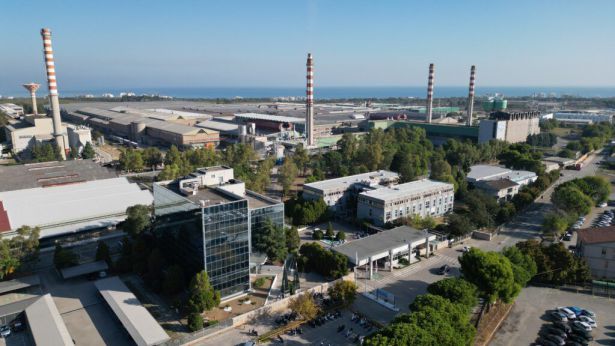 Lo stabilimento Pilkington di Piana Sant'Angelo