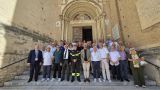 Chieti: Vigilii del Fuoco, foto ricordo sulla scalinata di San Giustino