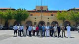 Foto di gruppo con gli studenti