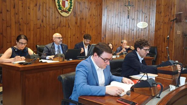 Il Sindaco Menna e l'assessore Della Gatta