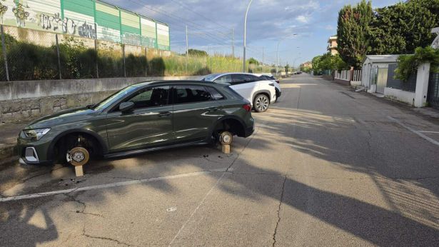 Francavilla al Mare: una delle auto prese di mira dai malviventi