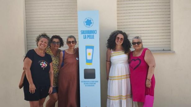 Uno dei dispenser installati lungo la costa vastese