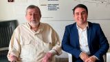 Nicola Della Gatta con il Maestro Francesco Guccini