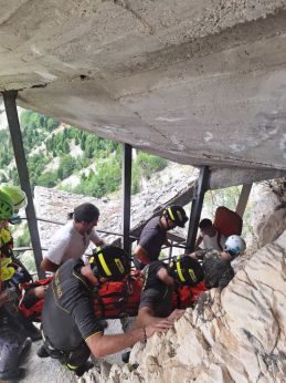 I soccorsi alla Grotta del Cavallone