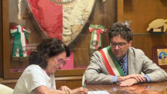 La firma del Patto della gentilezza