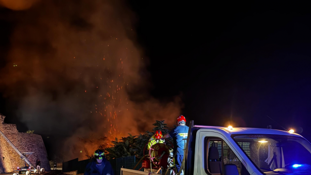 Una immagine dell'incendio di Ortona