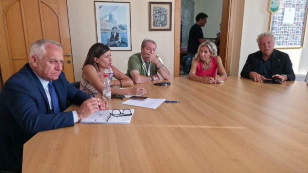 Alcuni dei partecipanti al Tavolo itituzionale di Montenero di Bisaccia