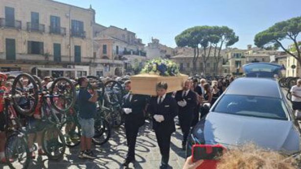 Lanciano: l'arrivo del feretro di Diomede Barchiesi