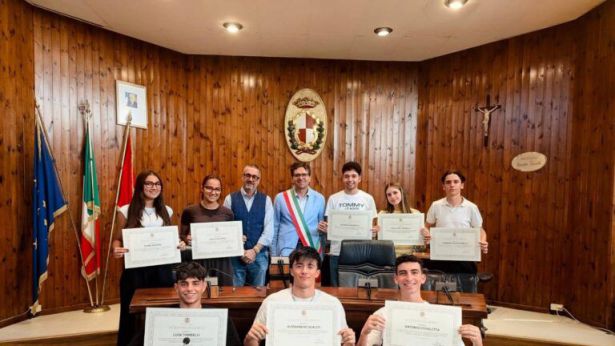 I ragazzi premiati in Municipio