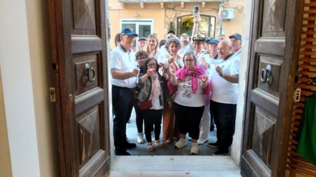 Il taglio del nastro della Mostra dell'ANMI