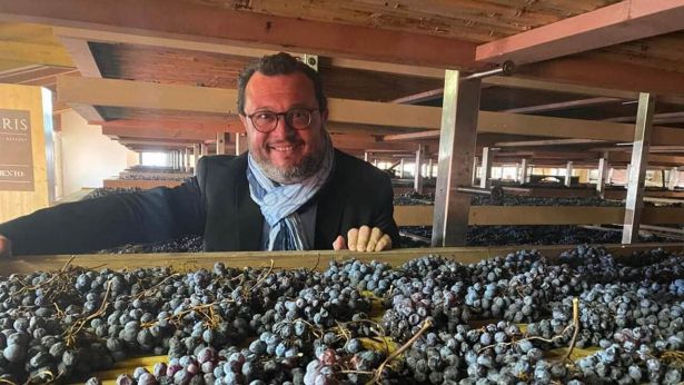 Angelo Radica in cantina