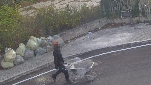 L'uomo con la carriola